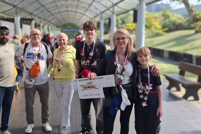 From Kandy: Pinnawala Elephant Orphanage Tuk-Tuk Day Tour