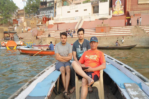 Varanasi: Evening Arti Boat Tour with Dinner