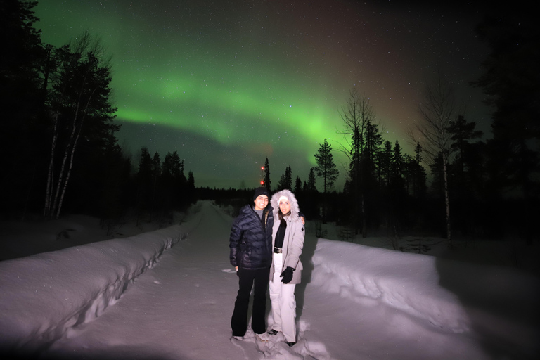 Levi: La magia dell&#039;aurora boreale - Osservazione delle stelle con il telescopioLevi: La magia dell&#039;aurora boreale – Osservare le stelle con il telescopio