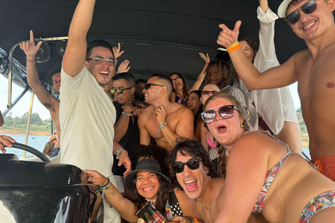 Medellín: Guatape Tour + Bootfeest