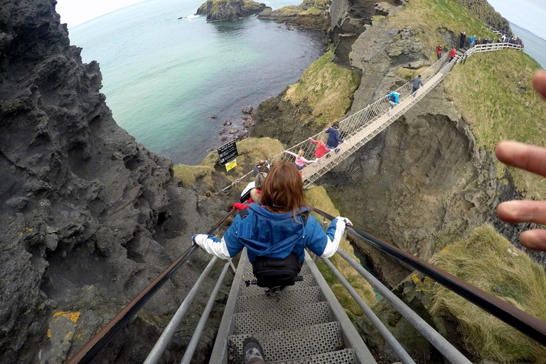 Belfast: Giant's Causeway Coastal Adventure mit Eintrittskarten