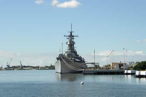 pearl harbor premium tour with pickup from waikiki