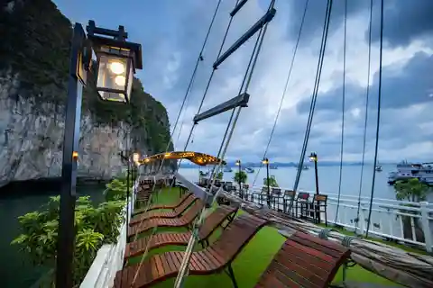 Cruceros Cisne: Bahía de Bai Tu Long 3 Días 2 Noches