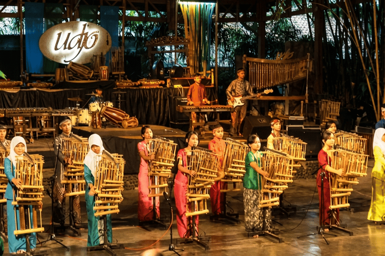 Jakarta/Bandung: Volcano of Tangkuban Perahu & Culture Tour From Bandung: Transport Only