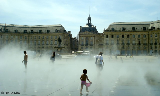 Visit Contemporary Architecture in Bordeaux city center! in Bordeaux