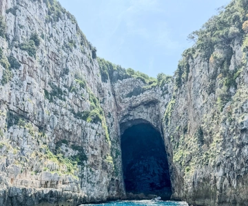 Vlora: Haxhi Ali Cave and Karaburun Peninsula Speedboat Tour
