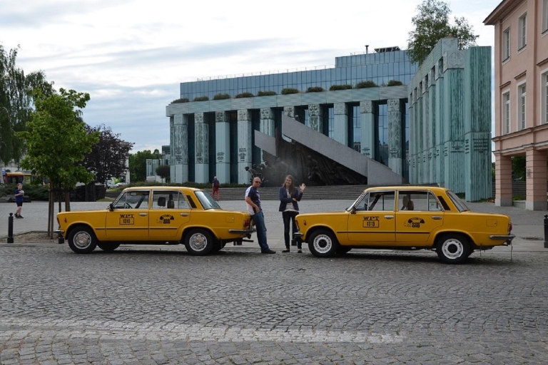 Varsovia: Recorrido histórico privado en Fiat retro