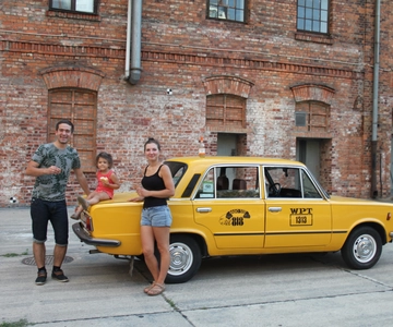 Warsaw: Historic Private Tour in Retro Fiat