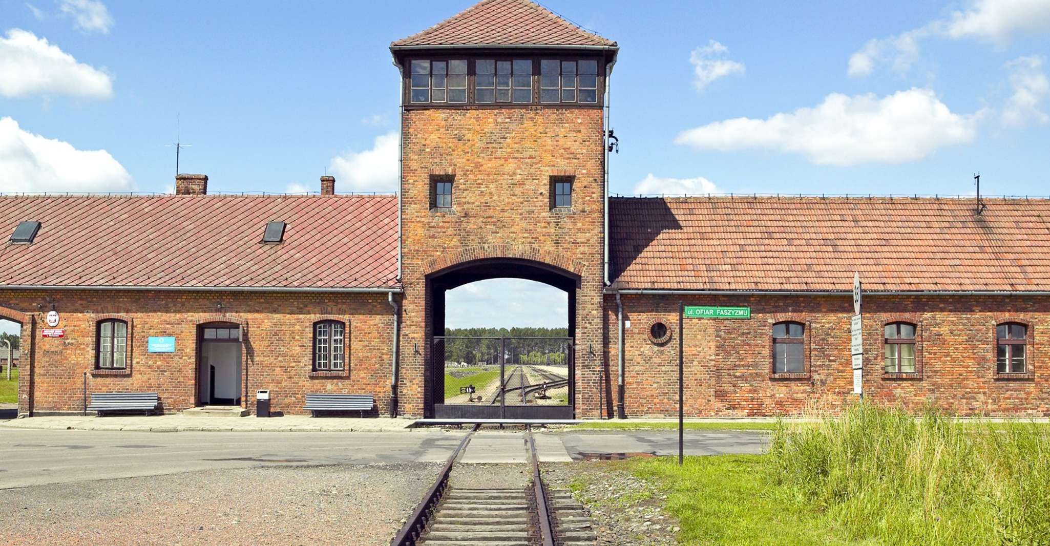 Krakow, Auschwitz-Birkenau and Salt Mine Guided Tour - Housity