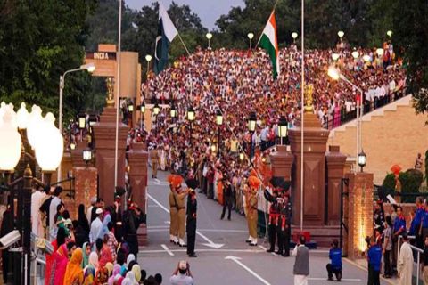 Amritsar: Beating Retreat Ceremony, Sadda Pind and Dinner