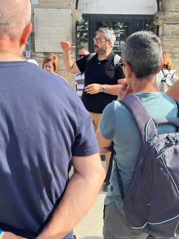 Avignon: Intimate Tour of the Palace of the Popes with a Local