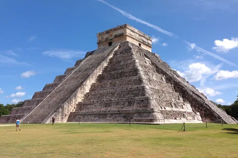 Semi-Private Chichen Itza, Cenote Ik Kil and Valladolid tour