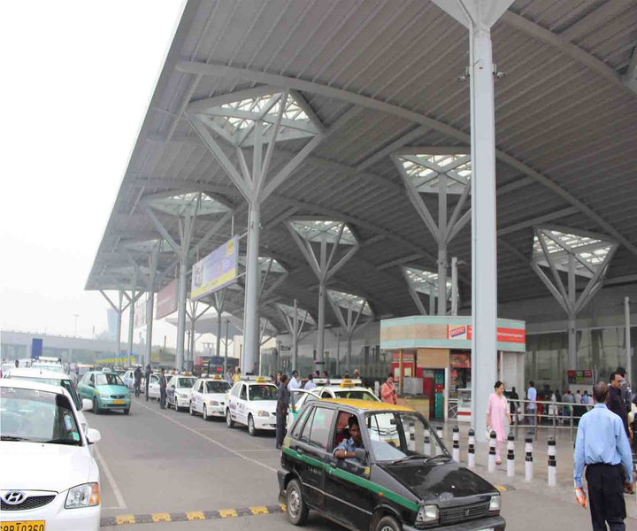 Bagdogra: Airport to Darjeeling Hotel Transfer Service