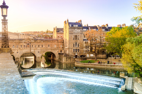 Depuis Londres : journée à Bath et StonehengeVisite avec billet d'entrée aux thermes romains