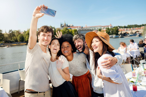 Praga: crucero turístico de 2 horas por el MoldavaCrucero turístico por el Moldava – solo billete