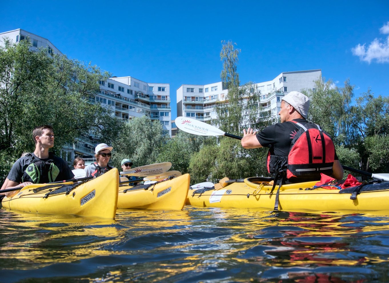 Stockholm: Guidet kajakbytur og valgfri midsommermåltid