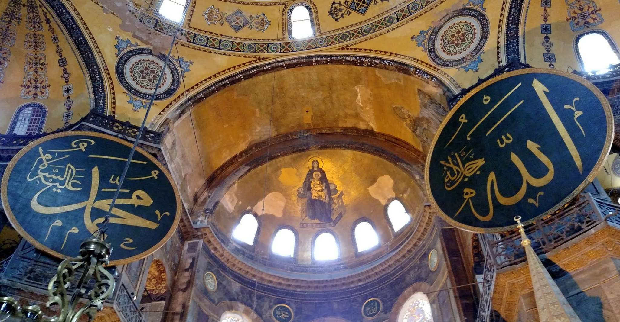 Istanbul, Topkapi, Hagia Sophia and Basilica Cistern Tour - Housity