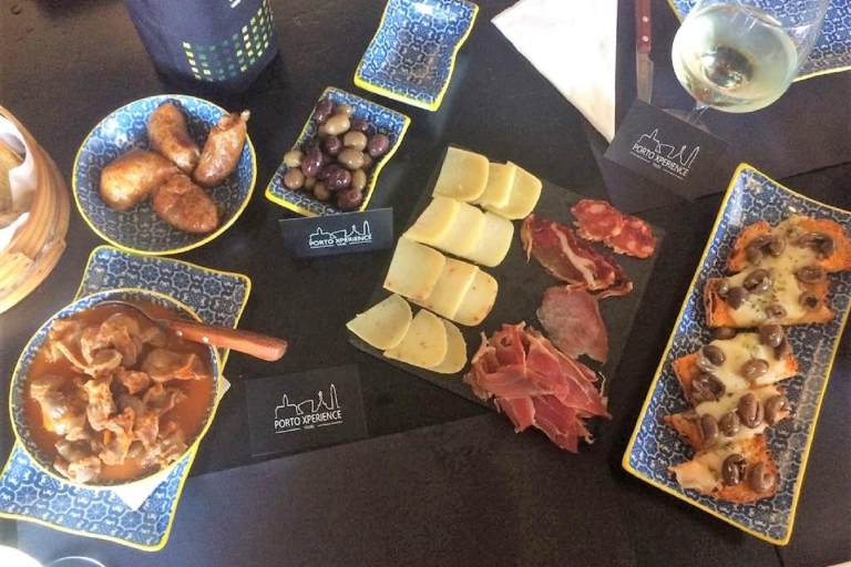 Oporto: tour gastronómico a pie con degustacionesTour a pie con un guía en francés