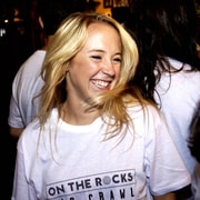 Melbourne: Weekly Bar Crawl: 4 Drinks, 4 Venues, Club Entry