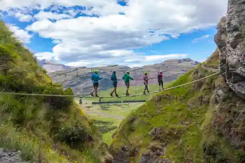 Wanaka : 2 heures d'initiation à l'escalade des cascades par câble