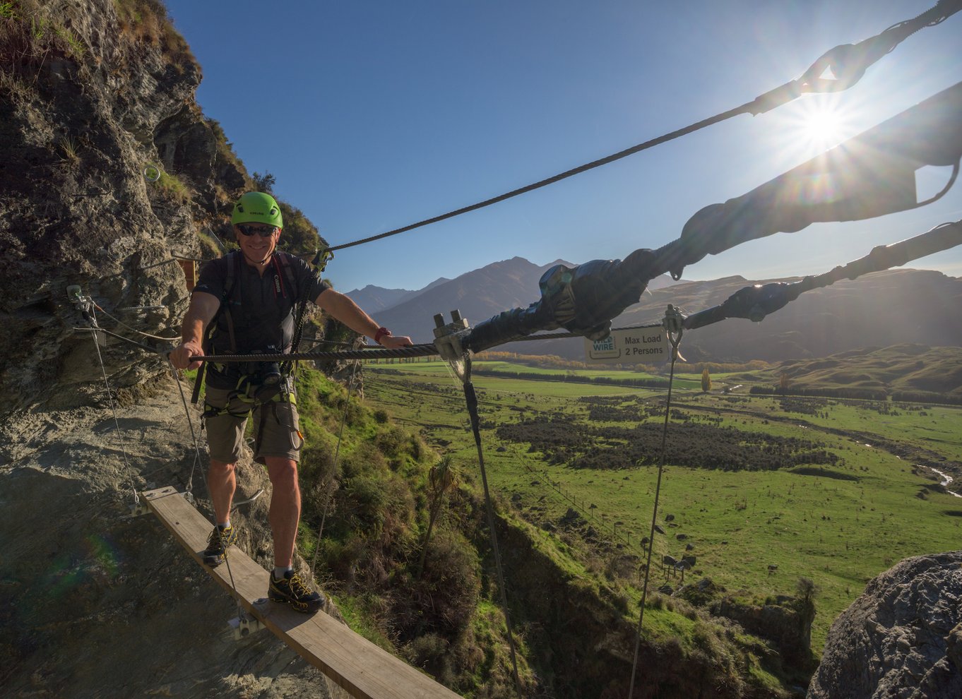 Wanaka: 2-timers kabelklatring i vandfald for begyndere