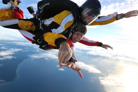 Тандемный прыжок с парашютом в Таупо