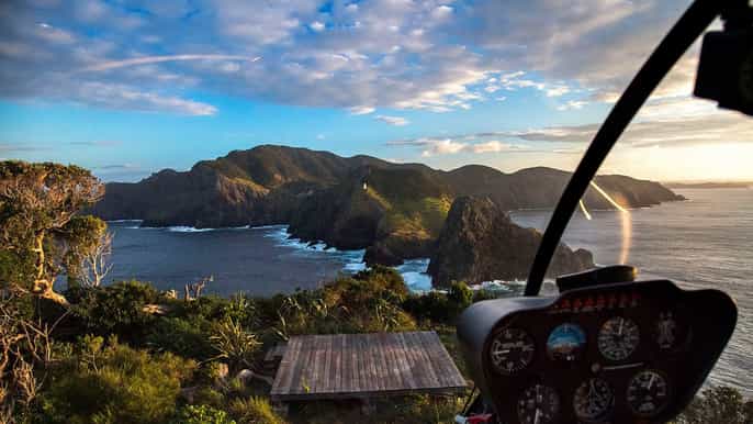 from paihia scenic heli tour to the hole in the rock