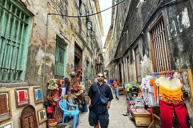 Promenade dans Stone Town avec une guide experteVisite guidée de Stone Town en compagnie d'une guide experte