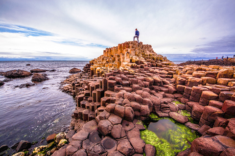 Selciato del gigante, The Dark Hedges e Titanic Belfast: tour guidato da DublinoTour con posti a sedere non riservati sull&#039;autobus - in base all&#039;ordine di arrivo