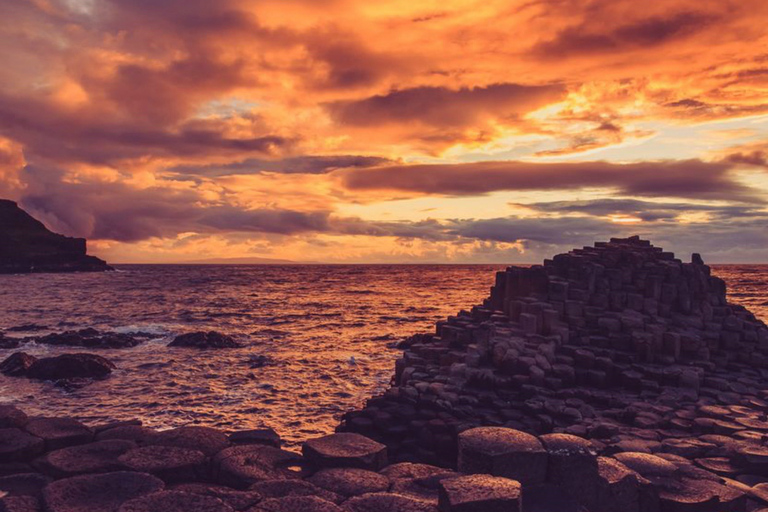 Dublin: Giants Causeway, Dark Hedges &amp; Titanic på guidad turRundresa med öppna sittplatser på bussen - först till kvarn