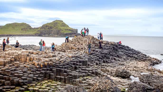 Giant's Causeway & Belfast City Tour from Dublin