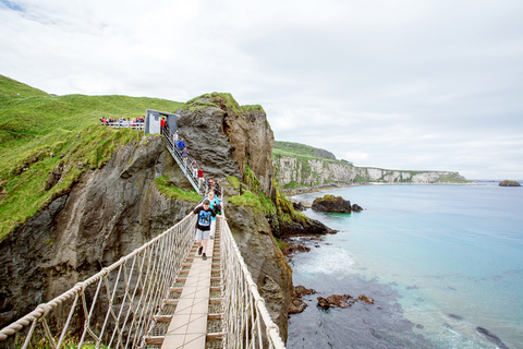 Ab Dublin: Tour zum Giant's Causeway und nach Belfast