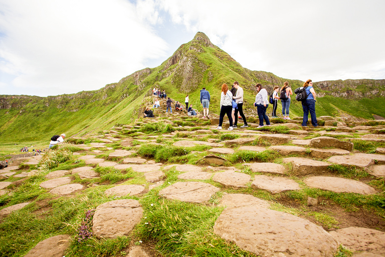 Ab Dublin: Tour zum Giant's Causeway und nach Belfast