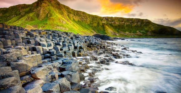 Game of Thrones & Giant&#39;s Causeway: Guided Tour from Belfast