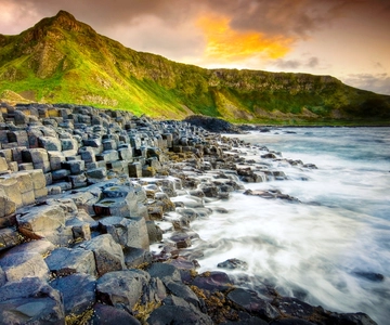 Game of Thrones & Giant's Causeway: Guided Tour from Belfast