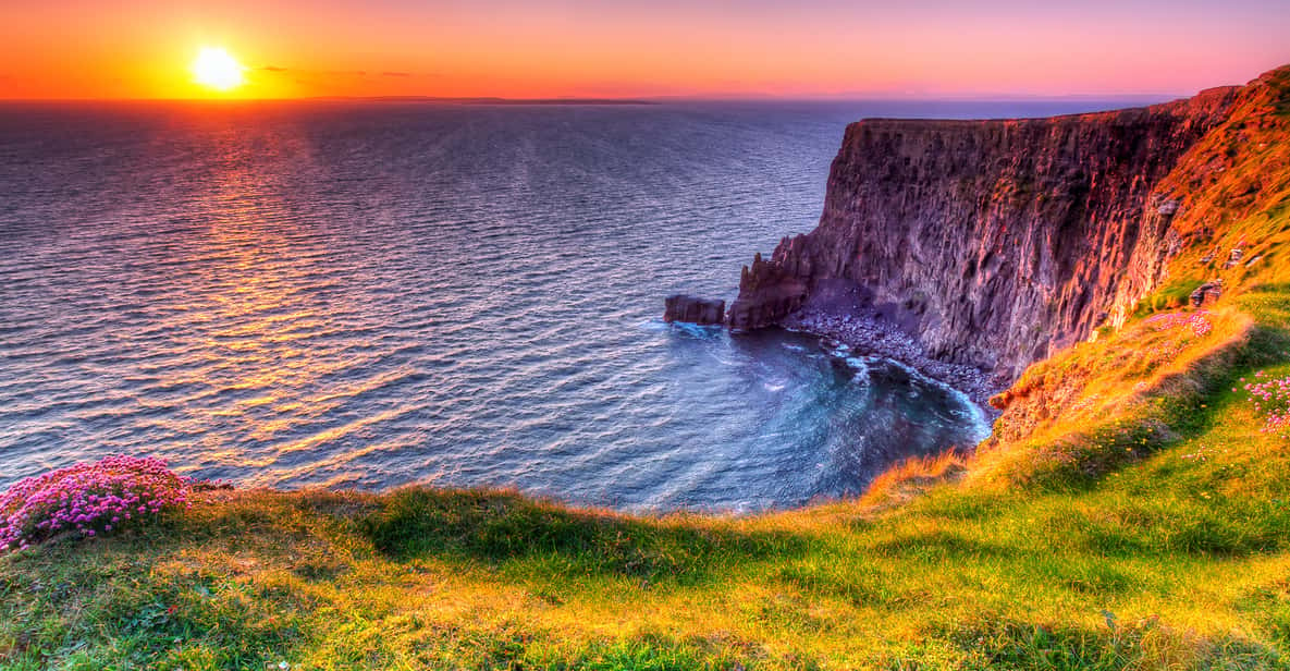 Cliffs of Moher & Galway: Tagestour ab Dublin  GetYourGuide