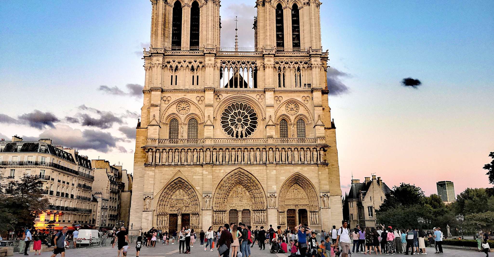 Notre-Dame, Île de la Cité, St. Severin Church Guided Tour - Housity