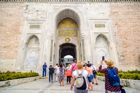 Istanbul: Topkapi Palace & Harem Tour with Entry Ticket