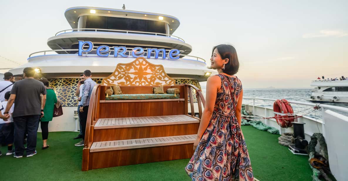 Istanbul: Bosphorus Dinner Cruise with Entertainment