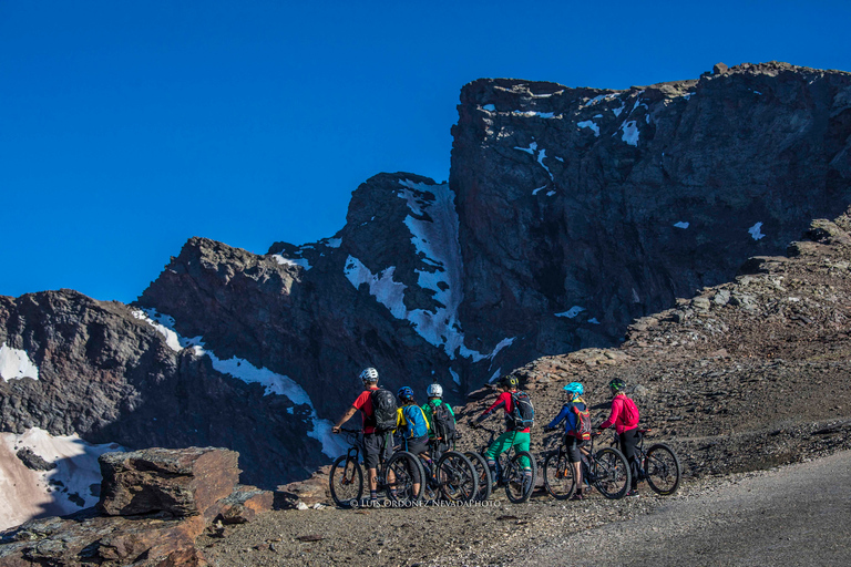 Sierra Nevada E-Bike Tour Ośrodek narciarski Mała grupaSierra Nevada Ebike Tour Ośrodek narciarski Mała grupa.