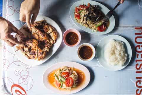 Chiang Mai Lunchtime 20 Dish Food Tasting Tour