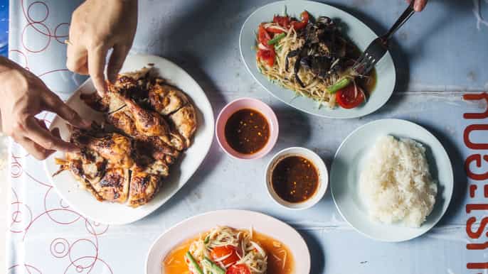 chiang mai lunchtime 20 dish food tasting tour