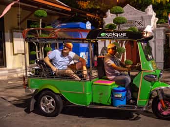 Bangkok: tour notturno di mercati, templi e cibo in tuk tuk