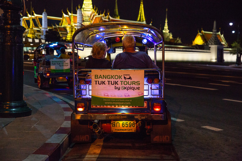 Bangkok nocturna: tuk tuk, mercados, templos y comidaBangkok nocturna: tour de 4 h en tuk tuk con comida