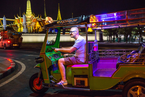 Bangkok: Tour notturno dei mercati, dei templi e del cibo in Tuk TukTour di gruppo