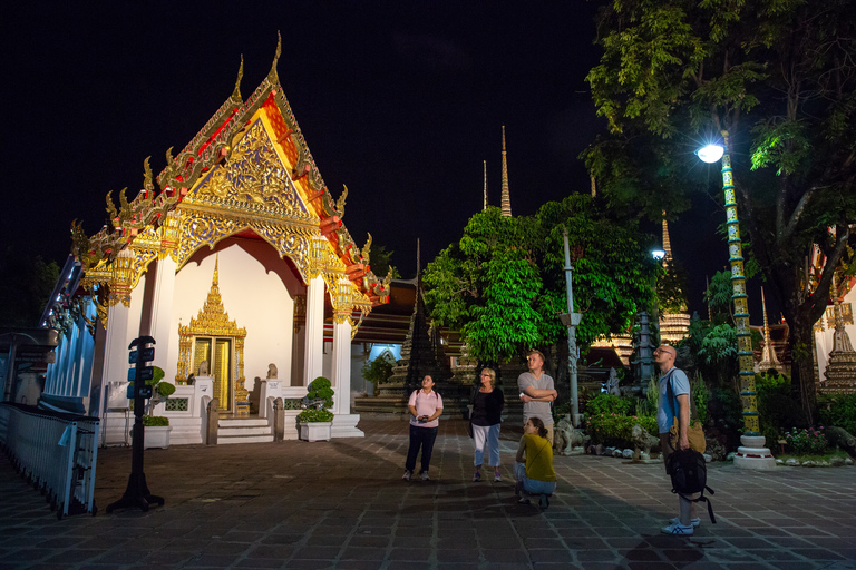 Bangkok: Marknader, tempel och mat Night Tour med Tuk TukKvällsrundtur med tuk-tuk i Bangkok – rundtur i grupp