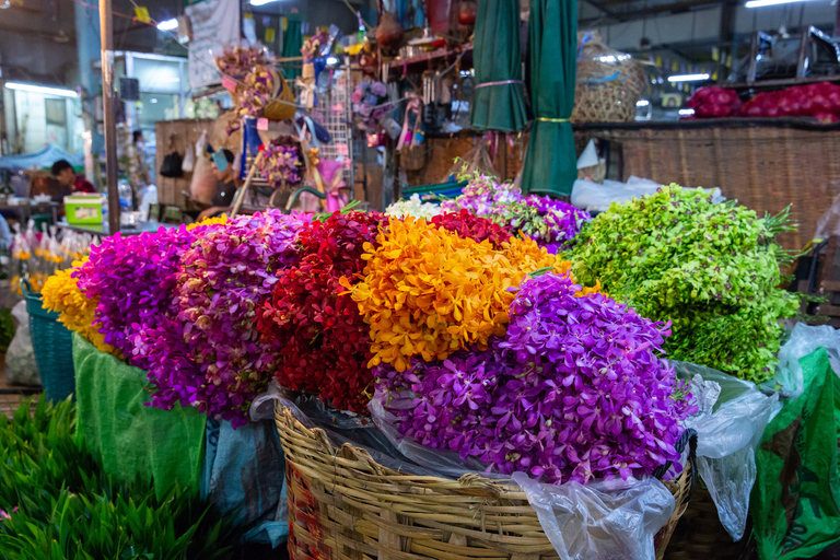 Bangkok: Tour notturno dei mercati, dei templi e del cibo in Tuk TukTour di gruppo