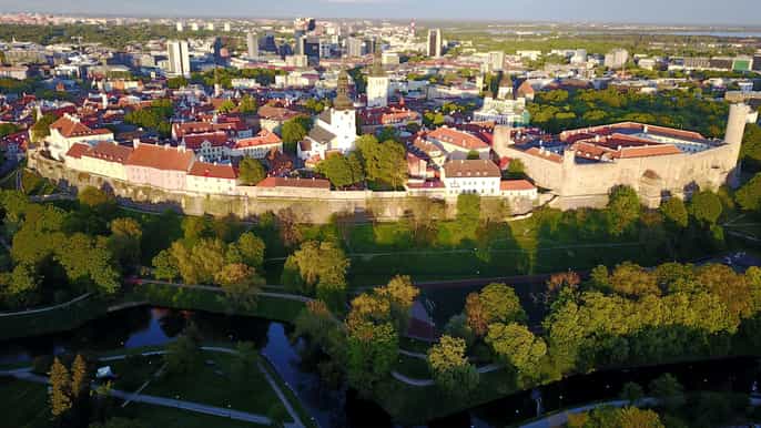 tallinn panoramic tour by private vehicle