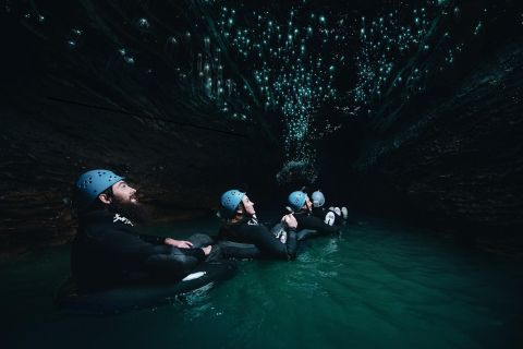 Grotte di Waitomo: rafting nelle acque del Labirinto Nero