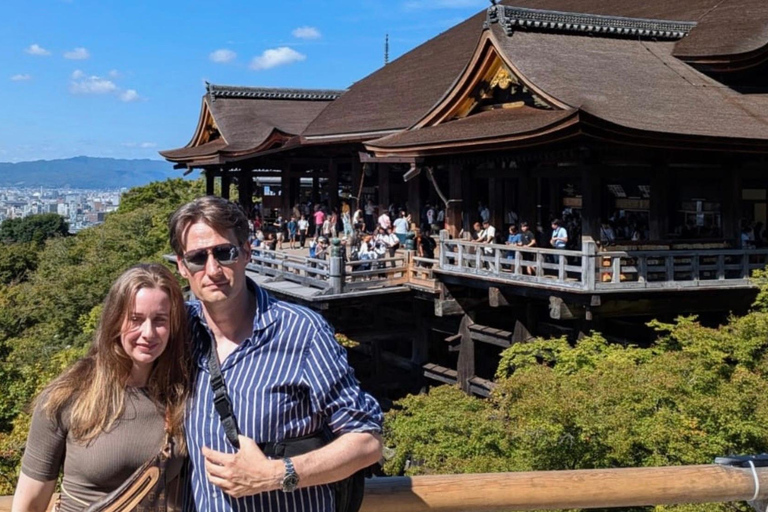 Kyoto Bus Tour: Fushimi, Kiyomizu, Kinkaku-ji & Arashiyama